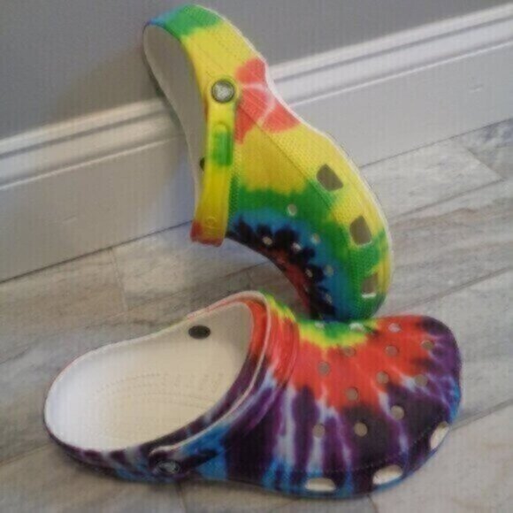 Crocs women's size 10 / Men's size 8 multi-colored sandals - Picture 1 of 6